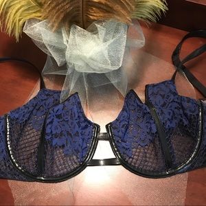 Victoria's Secret EUC Very Sexy Balconet Size 36D